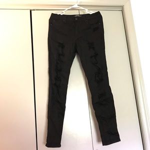 Almost Famous size 9 ripped black skinny Jeans